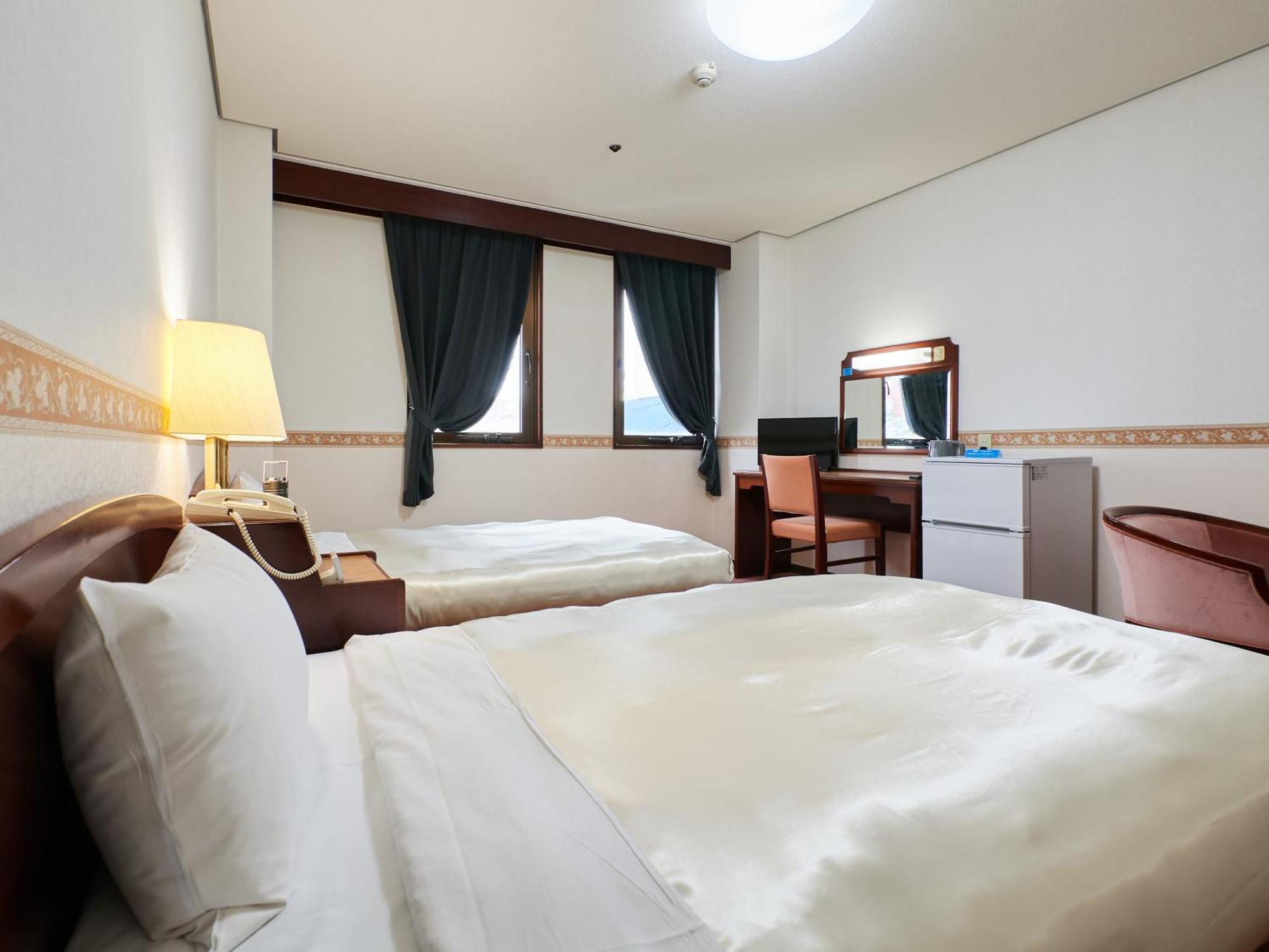Ecohotel Toyama Station Exterior foto